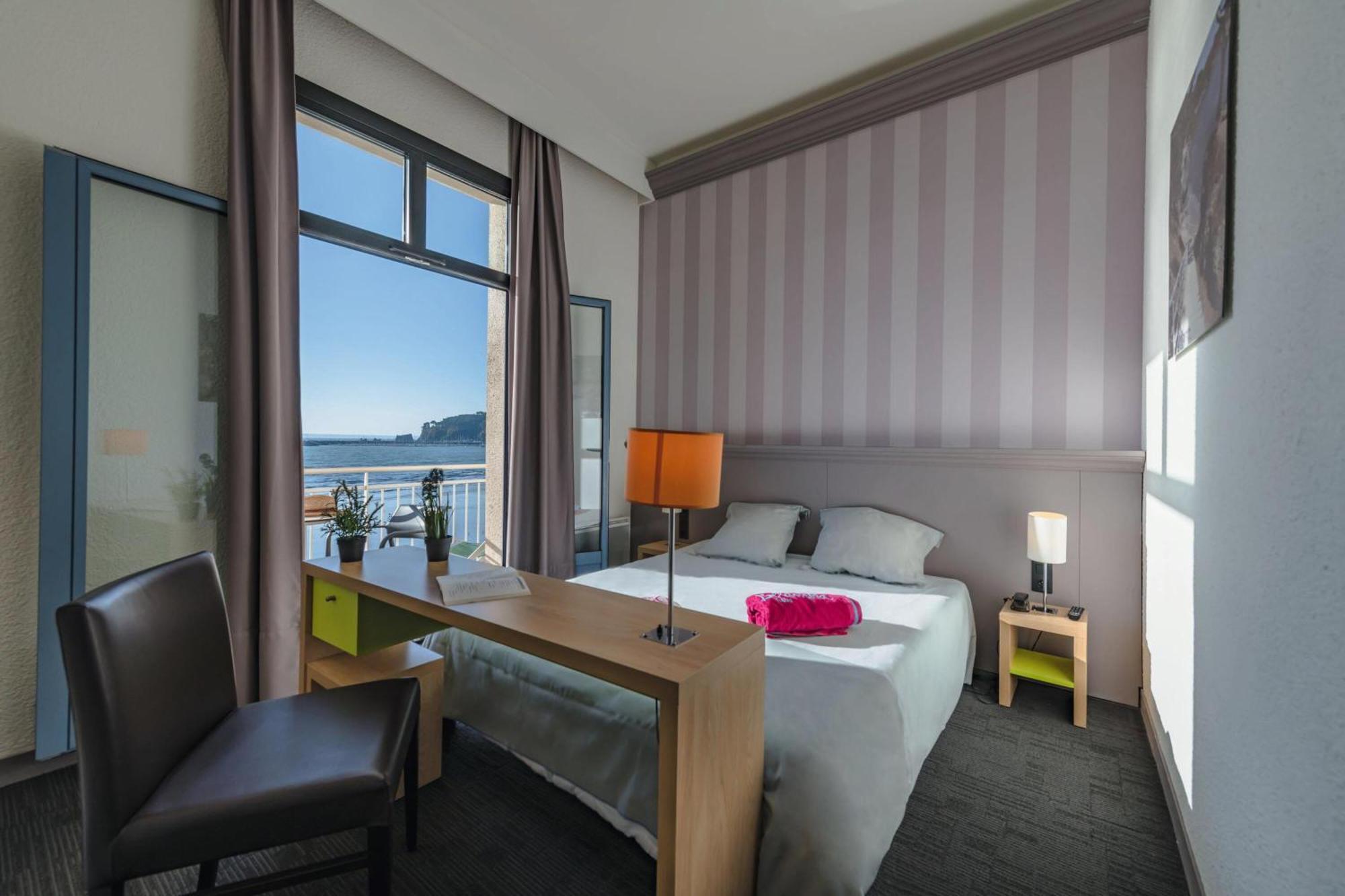 Hotel Morgat Le Grand Hotel De La Mer 卡松 外观 照片