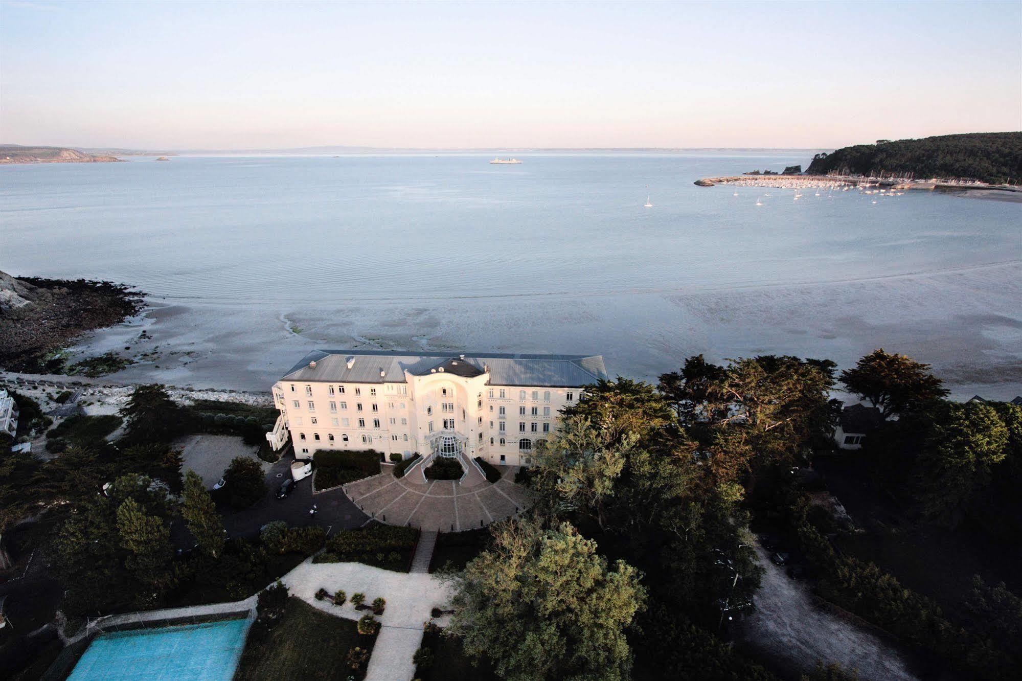 Hotel Morgat Le Grand Hotel De La Mer 卡松 外观 照片